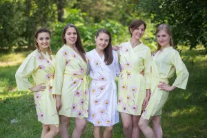 Light Yellow Falling Daisies Pattern Bridesmaids Robes