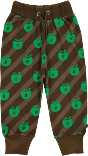 Pants with apple