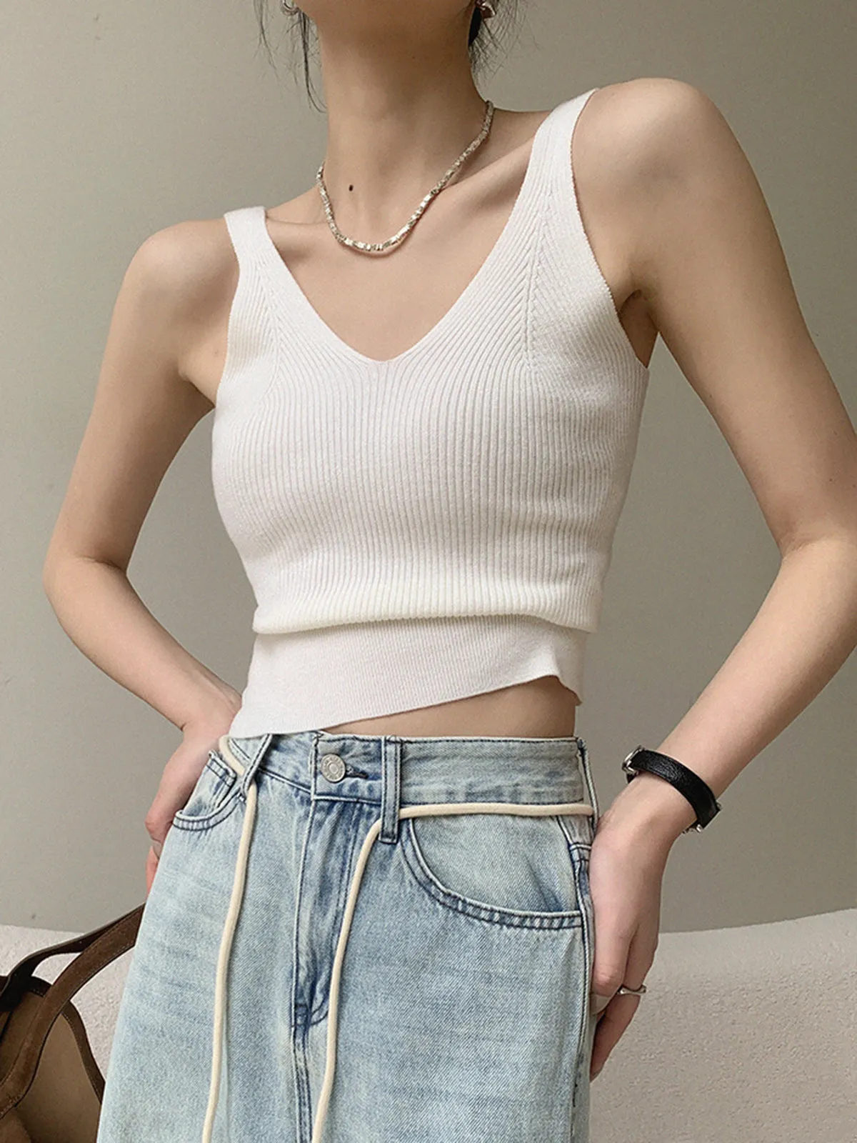 v-neck rib Graceful tank top