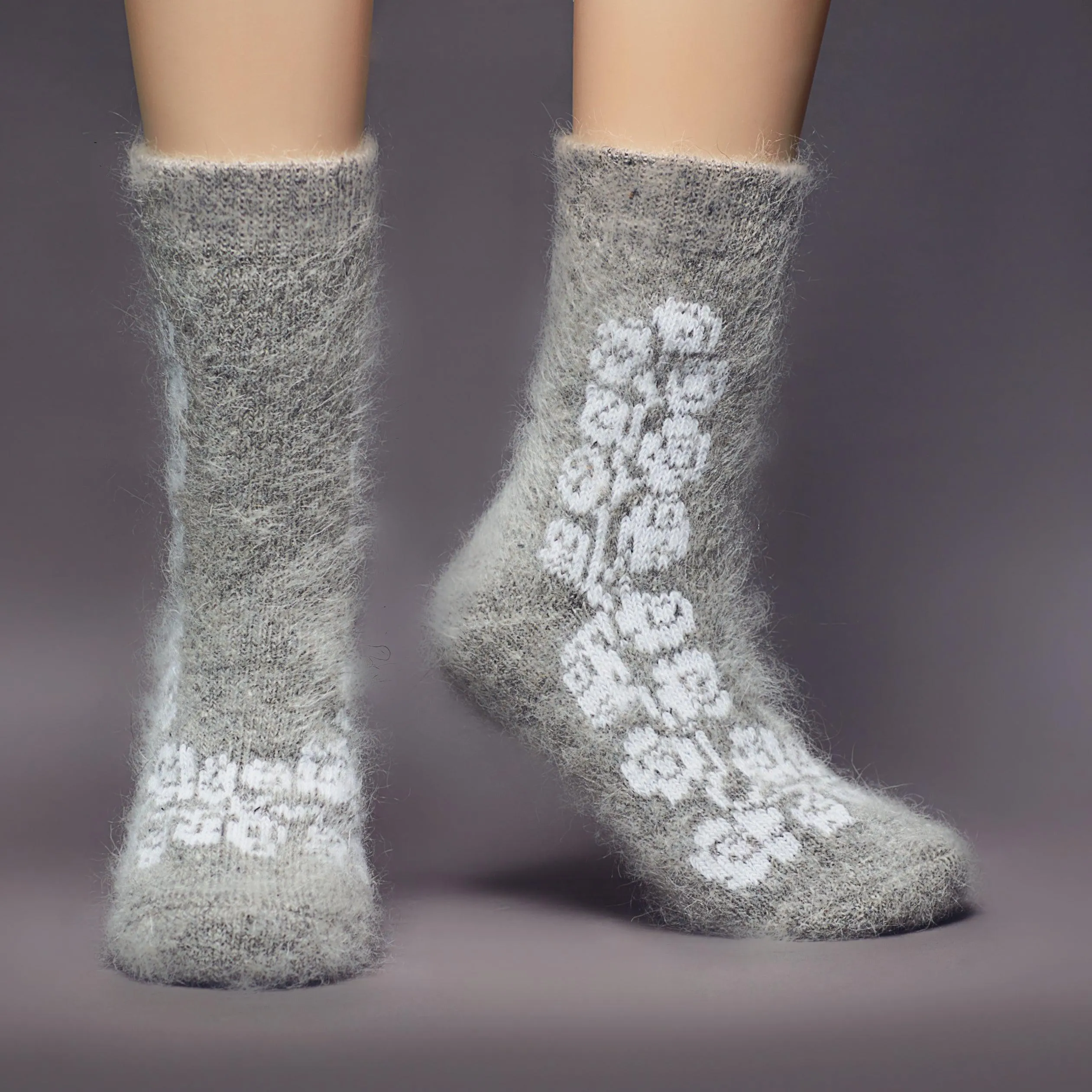 Women's Wintry Roses Thick Goat Wool Crew Socks